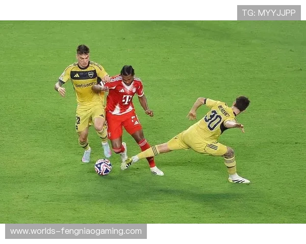 拜仁6-2逆转弗赖堡，奥利塞独造五球